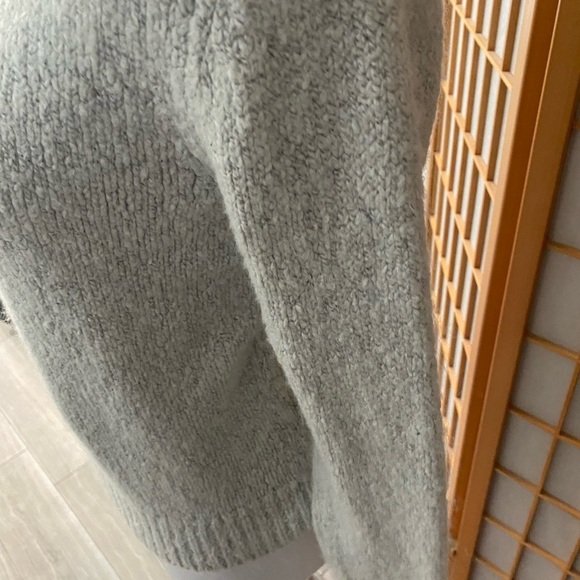 Brandy Melville One Size Wool Blend Cassia Turtleneck Sweater Cream Ivory Small - Picture 4 of 9